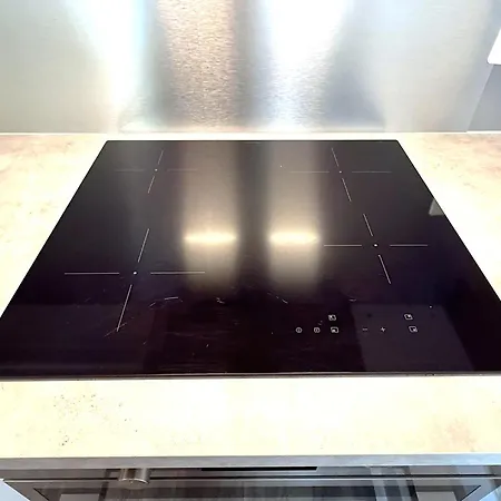 Royal 32, Untere Maressenstrasse 12