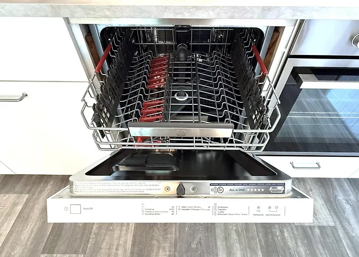 Royal 32, Untere Maressenstrasse 12 *