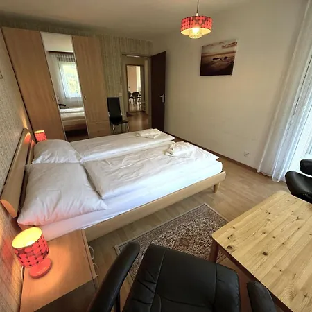 Apartament Royal 32, Untere Maressenstrasse 12