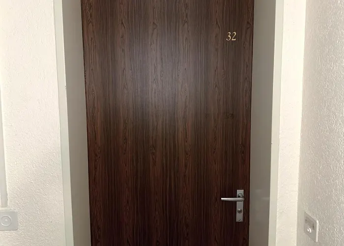 Royal 32, Untere Maressenstrasse 12 * لوكباد