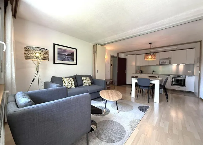 Royal 32, Untere Maressenstrasse 12 *